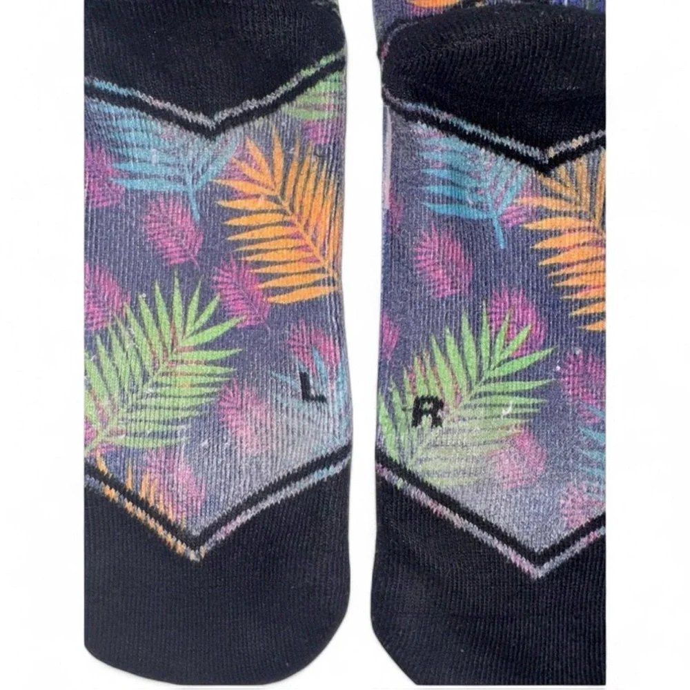 FEAT Boys Crew Socks Size Large Tropical Sun Conure Parrot 🦜